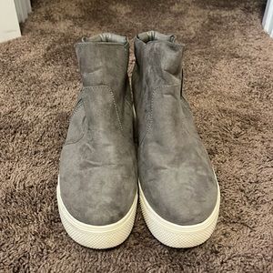 Universal Thread Grey Platform Wedge Heel